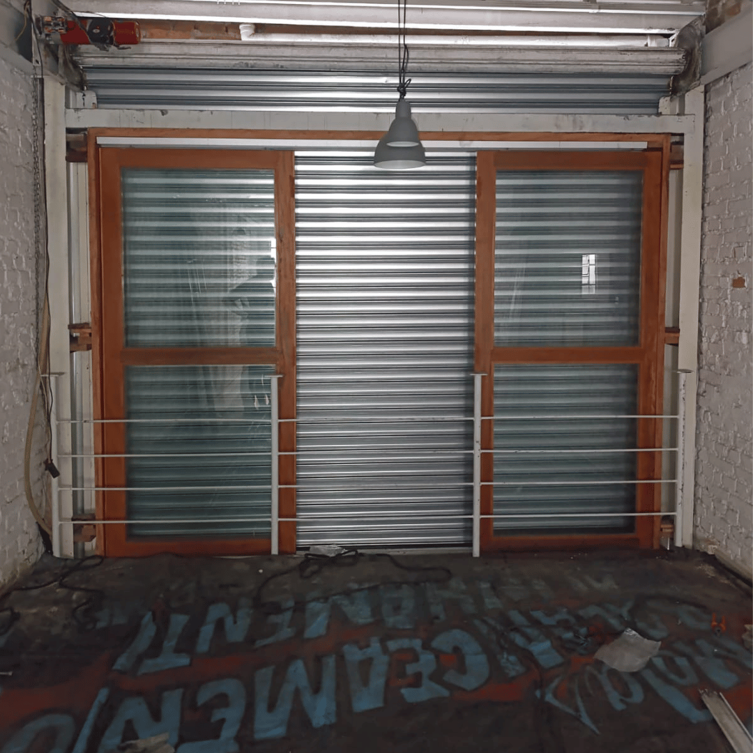 Portas de Aço no Jardim Guapira | Fabricação Sob Medida, Automação e Manutenção Especializada