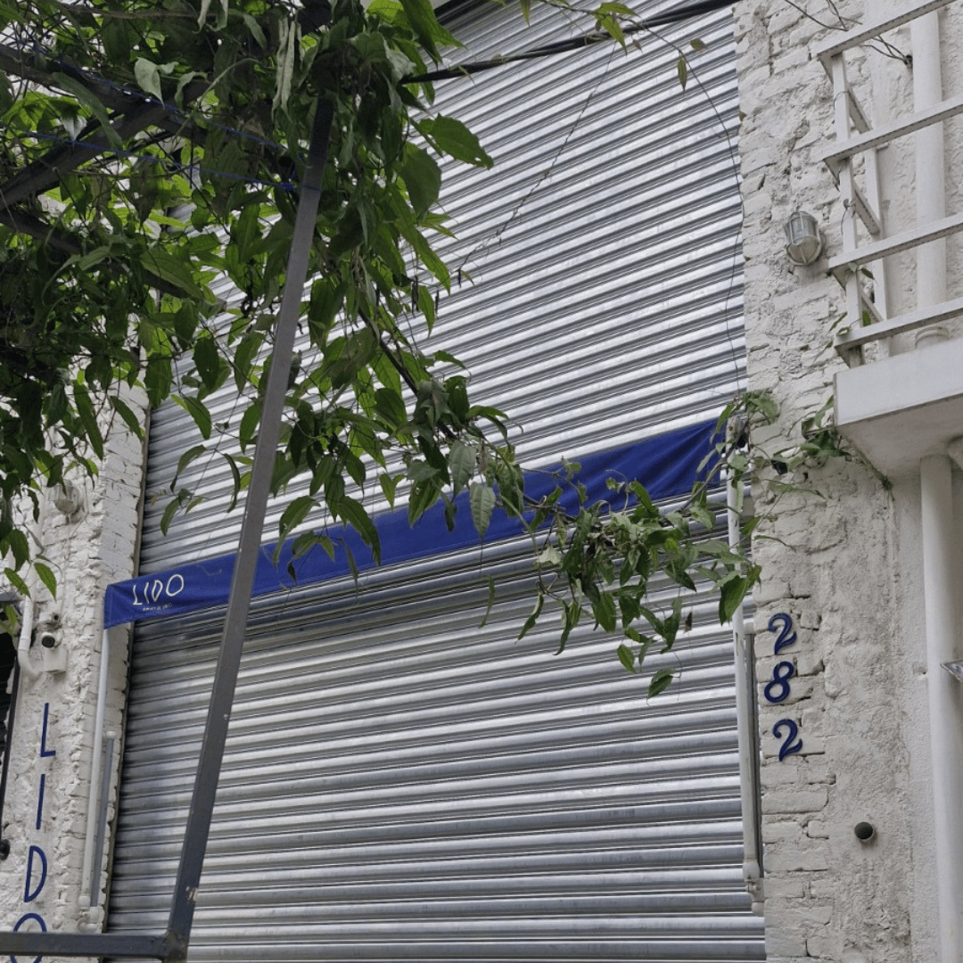 Portas de Enrolar no Jardim Fontalis | Automáticas, Manuais e Sob Medida