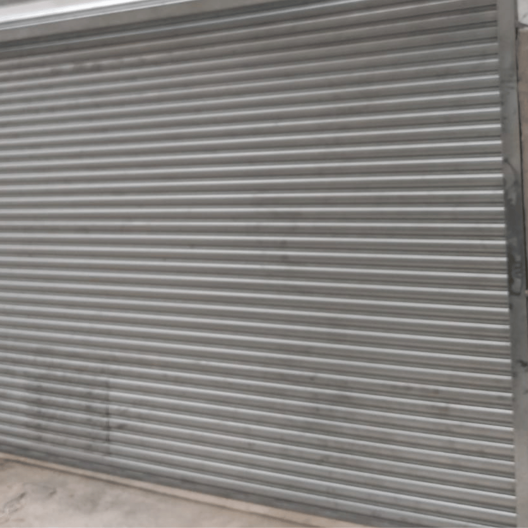 Portas de Aço na Vila Sabrina | Fabricação Sob Medida, Automação e Manutenção Profissional