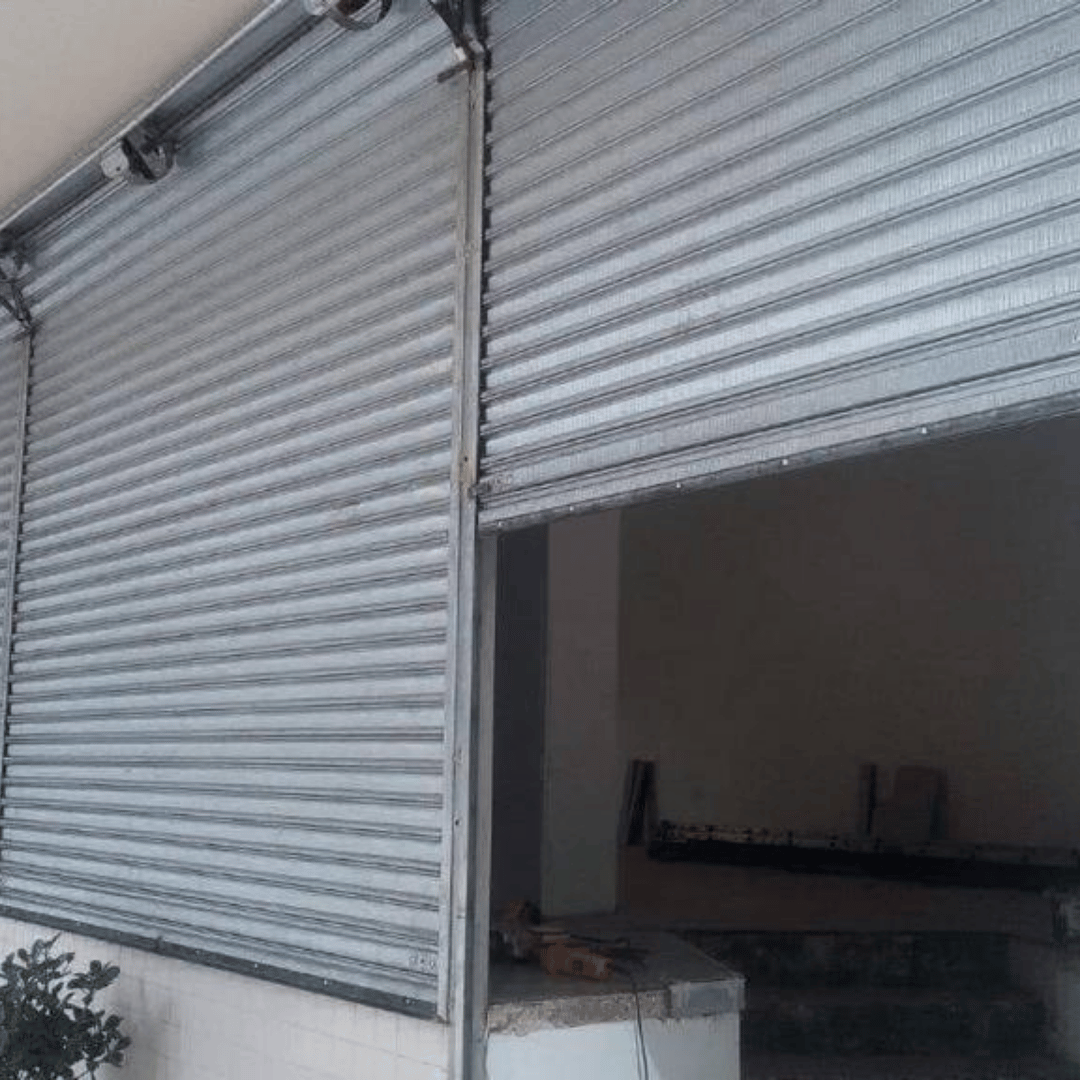 Portas de Enrolar no Jardim Japão | Automáticas e Manuais Sob Medida com 35+ Anos