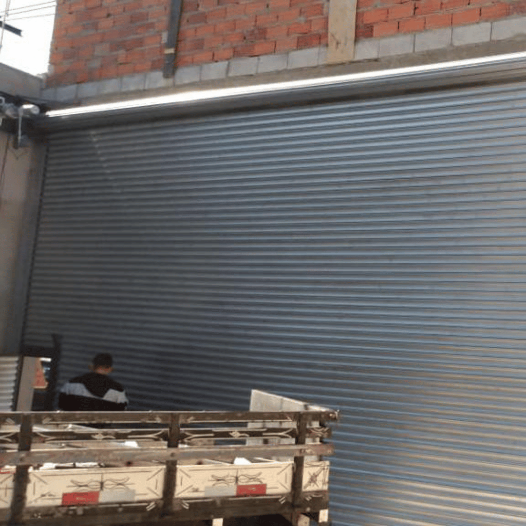 Portas de Aço no Jaçanã | Sob Medida, Automação e Manutenção com 35+ Anos